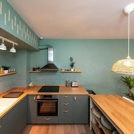 Blue Shadow - Moxa - New Building * Bucarest